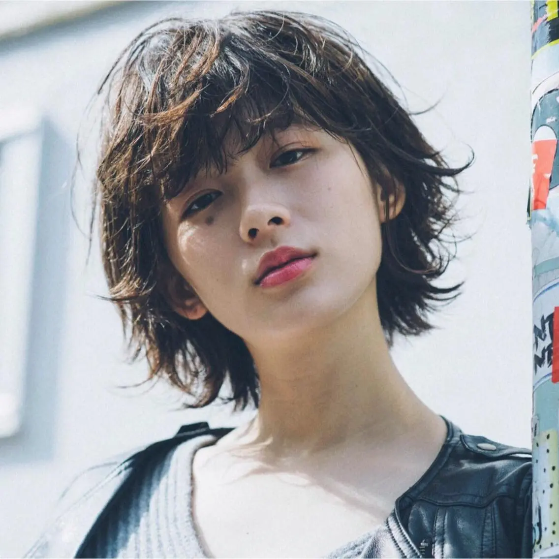 ミディアム カラー 山下 千明のヘアスタイル