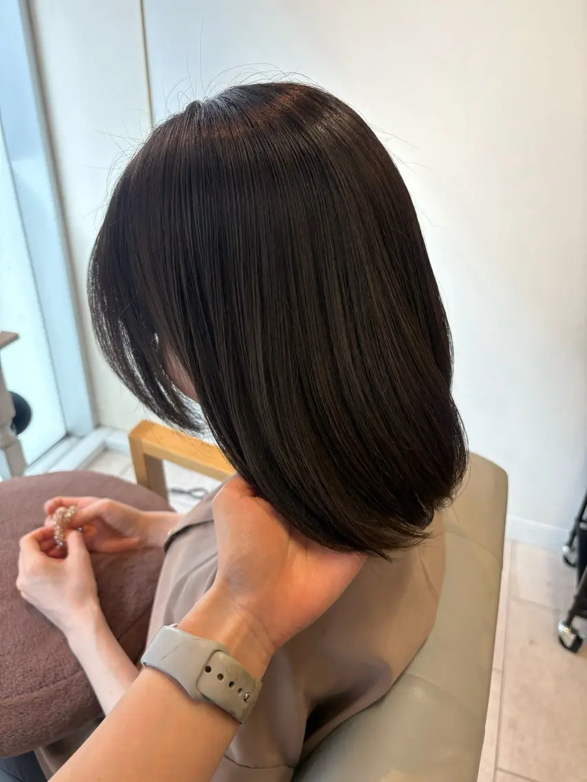 ミディアム アッシュ アッシュグレー アッシュグレージュ ヘアカラー トリートメント 小林 美南のヘアスタイル