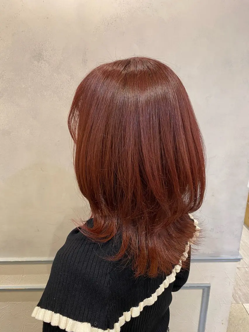 ミディアム カラー 池西 佳穂のヘアスタイル