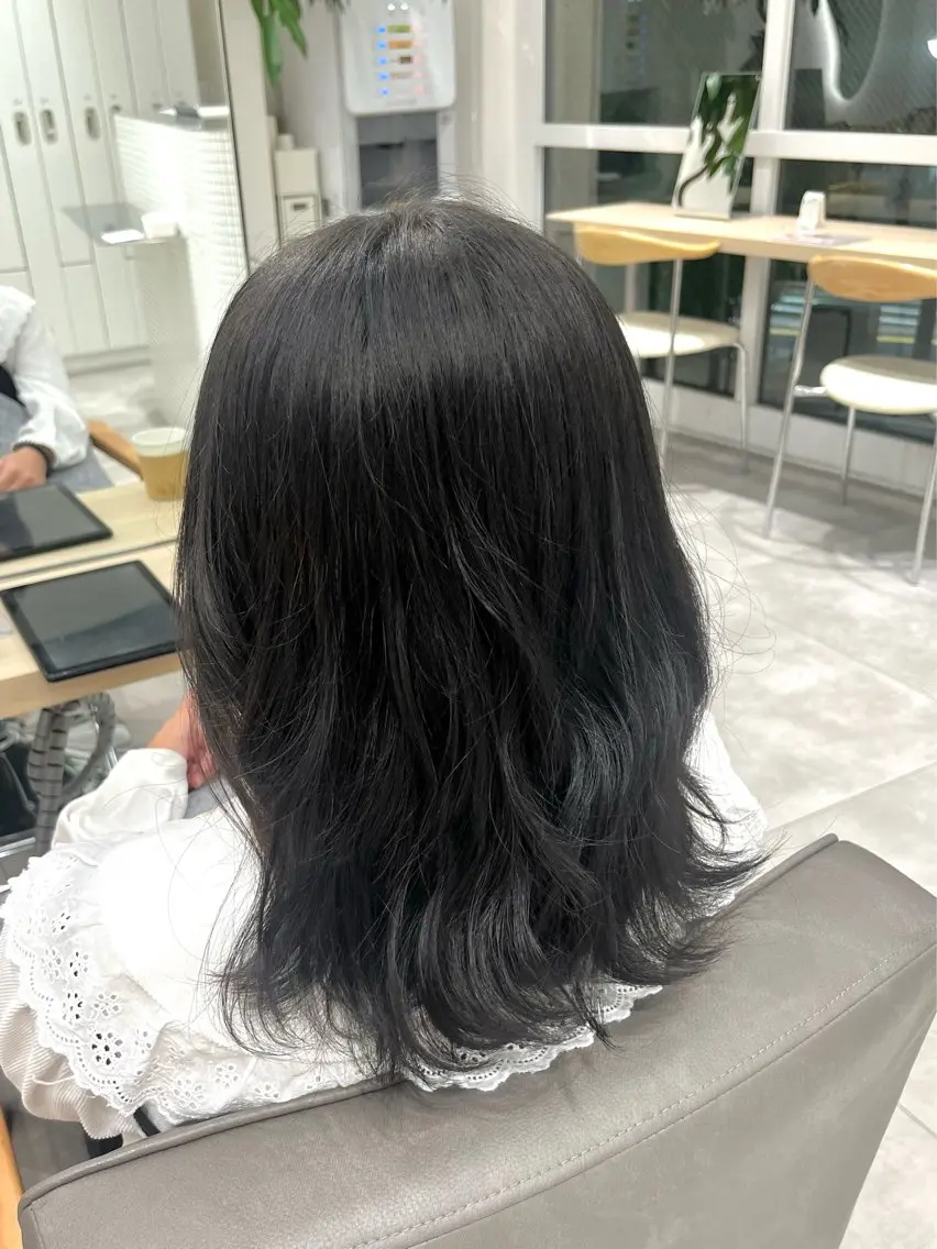 ミディアム manami/ ハッシュレイヤーのヘアスタイル