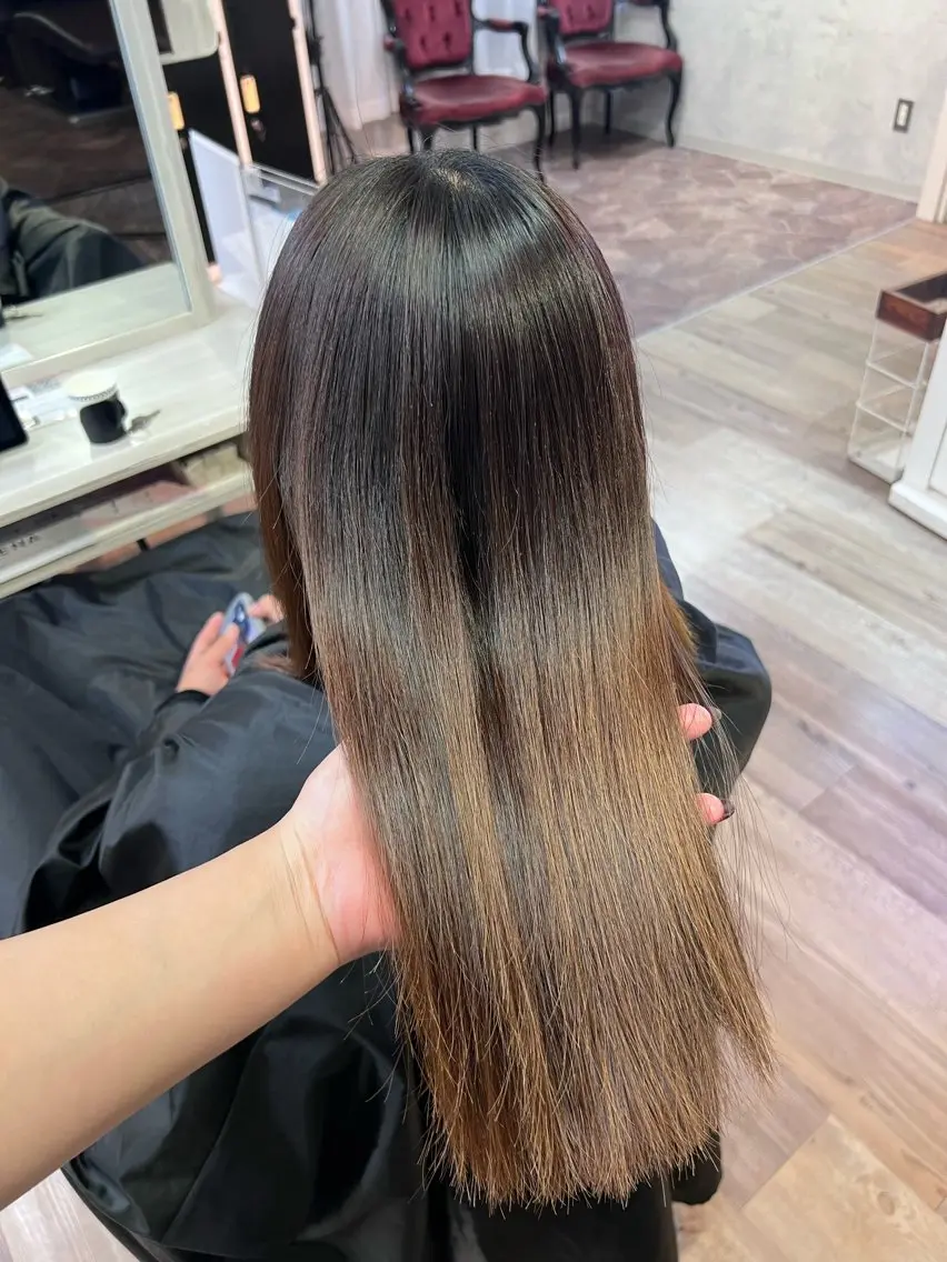 セミロング 縮毛矯正 ⚡️ エマ🥑のヘアスタイル