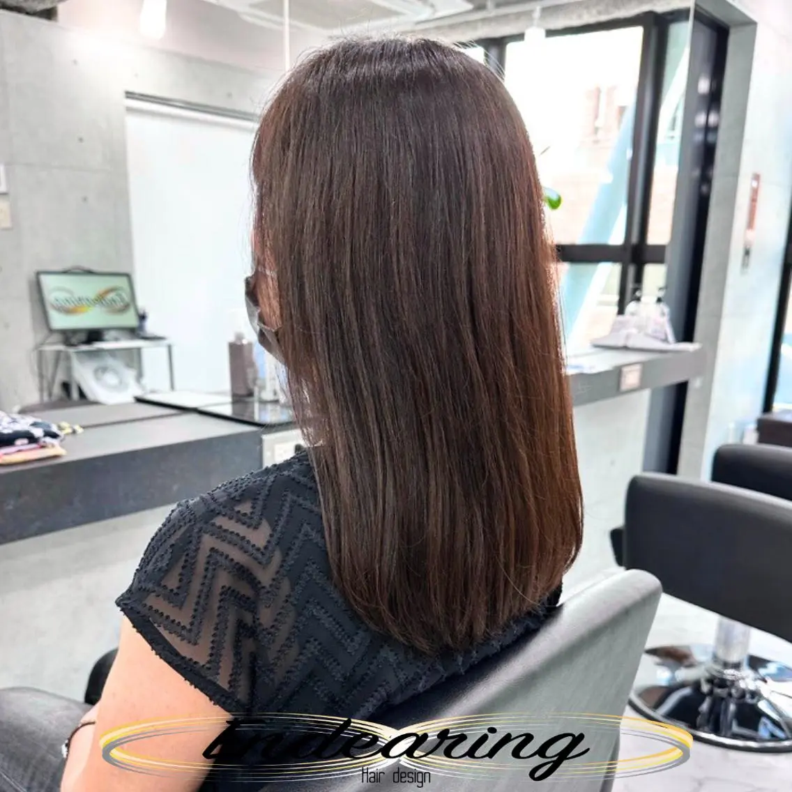 セミロング アッシュ アッシュブラウン レイヤーカット ローレイヤー 小顔カット カット トリートメント Endearing 銀座/レイヤーカットのヘアスタイル