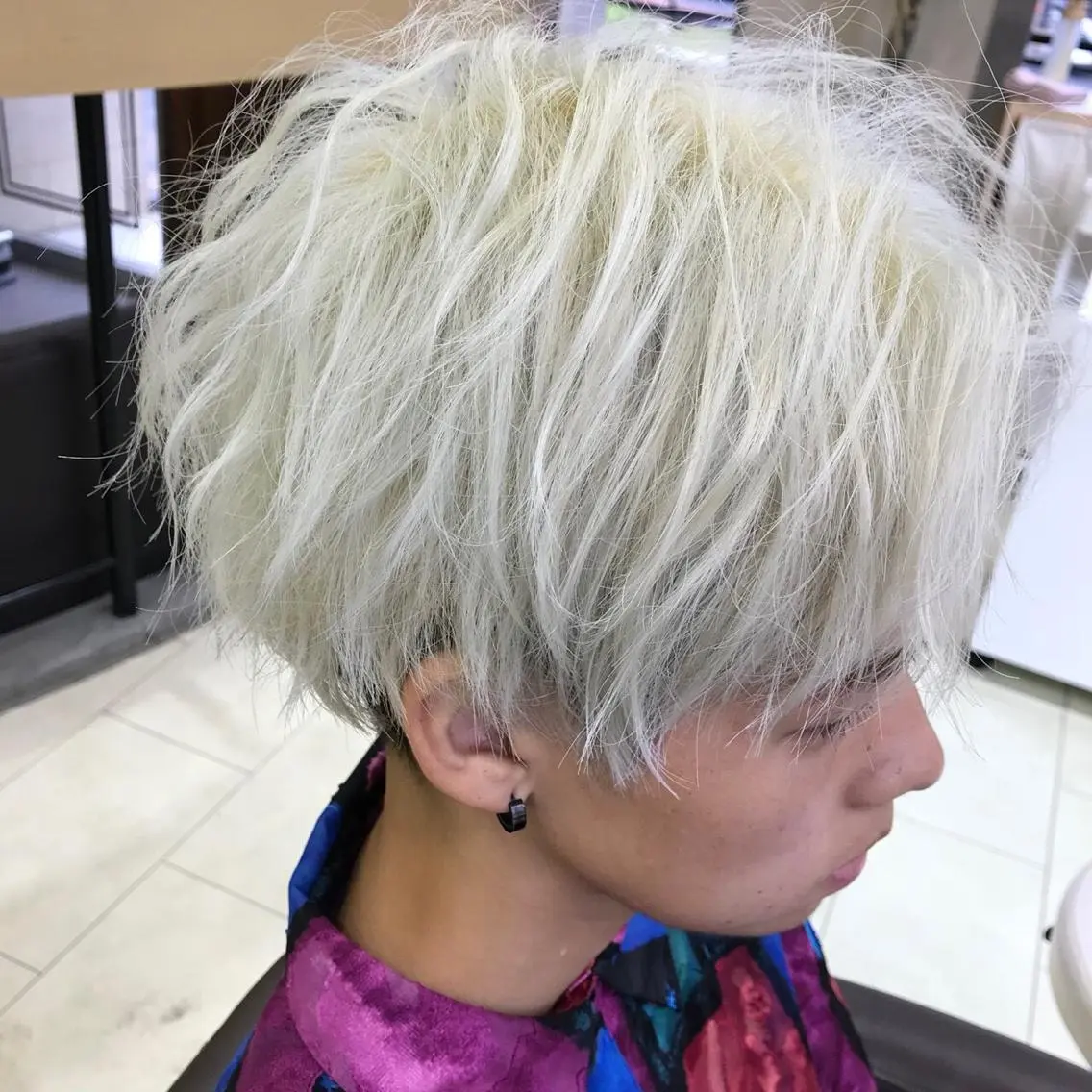 カラー メンズ メンズハイトーン メンズ韓国風 ハイトーンカラー Zina西新 井上貴幸のヘアスタイル