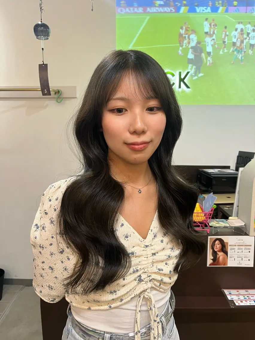 ロング ヘアカラー LUCK rizunaのヘアスタイル