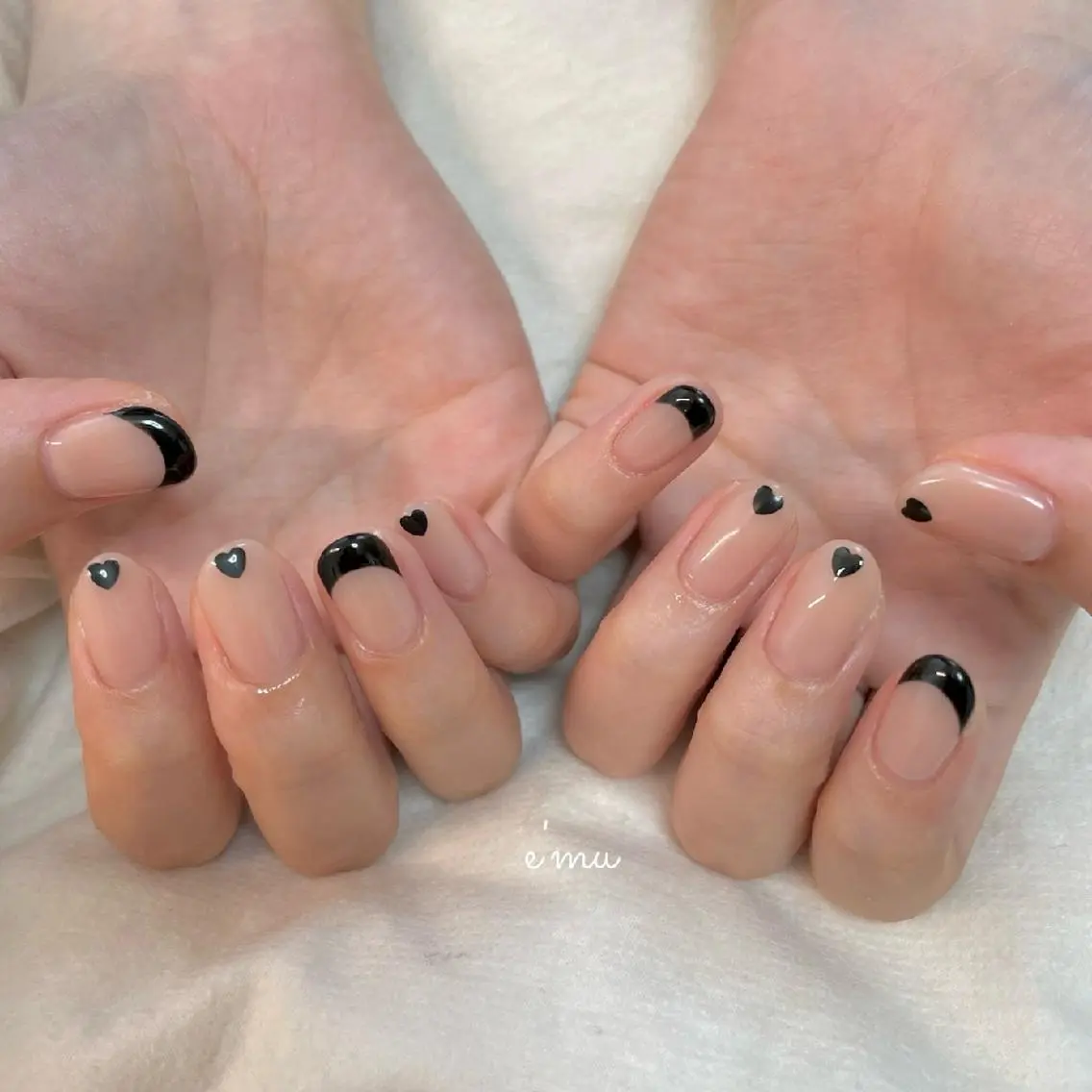 ネイル フレンチネイル ハート 韓国ネイル ハンドネイル nail salon e'mu💐のネイルデザイン