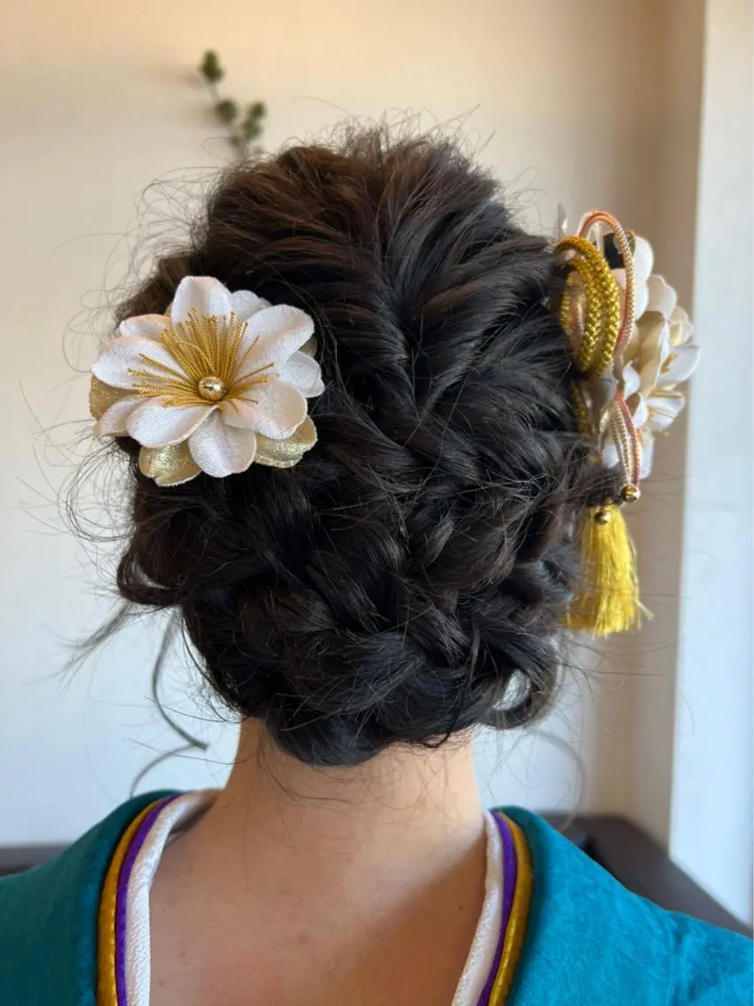 来年度成人式ヘアアレンジ　　　　　　　　　　　　　　　ご予約前に成人式のご予約なのでまずお問合せくださいませ！の写真
