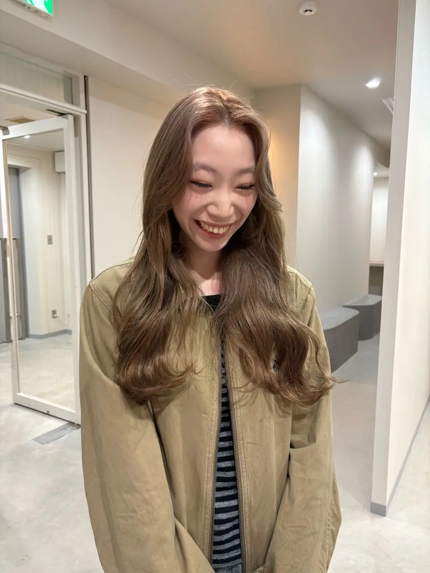 ロング カラー ヘアカラー トリートメント yuika .のヘアスタイル