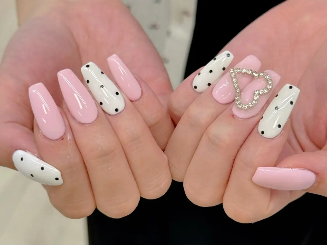 ネイル 長さ出し フットネイル ジェルネイル マグネットネイル 持ち込み ハンドネイル ハンドケア OCEAN nail パラジェル 取扱い店のネイルデザイン
