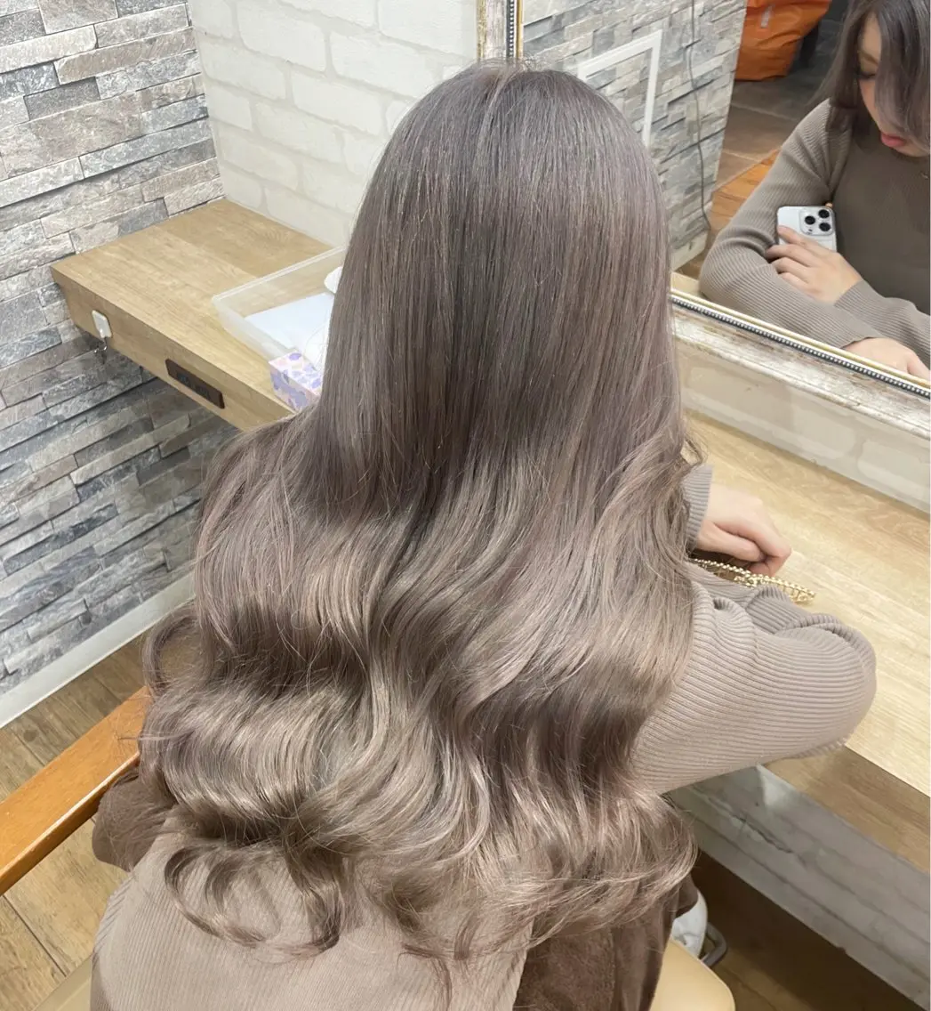 カラー アッシュ アッシュグレー ヘアカラー トリートメント 韓国レイヤーカット/ AIRIのヘアスタイル