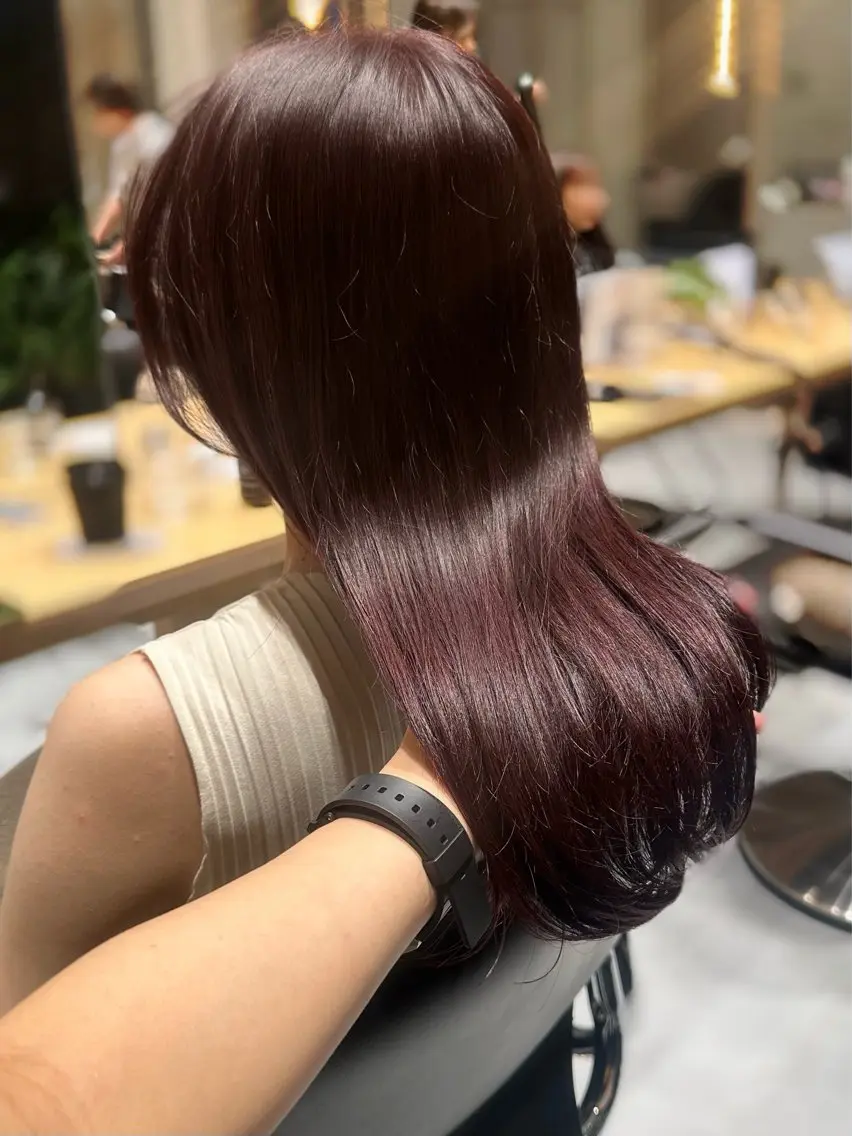 セミロング カラー カット ヘアカラー トリートメント ヘッドスパ ヘアセット ミオ💎ショート 透ける暗髪のヘアスタイル