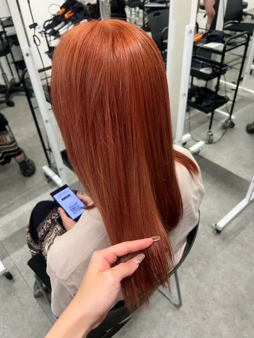 セミロング Natsumi / 透明感艶カラーのヘアスタイル