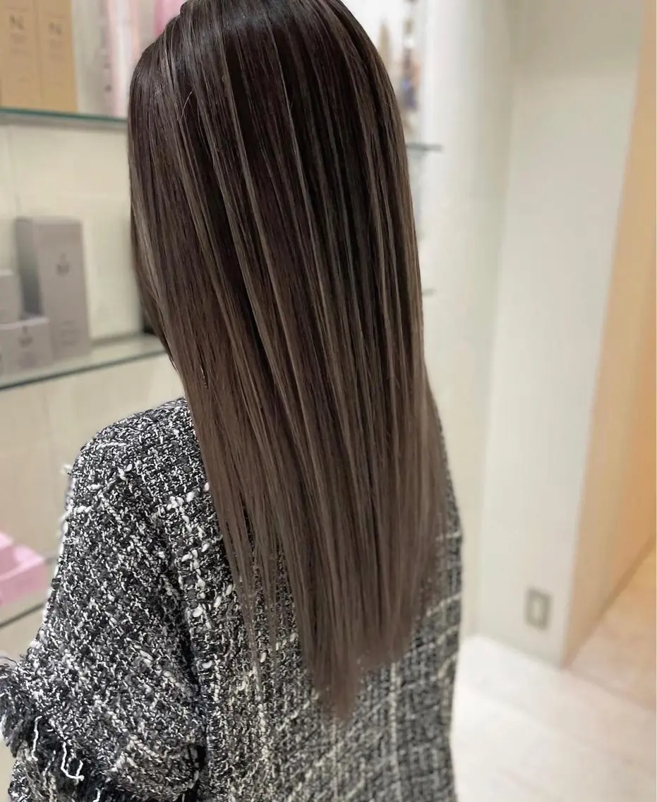 ロング カラー アッシュ ベージュカラー 透明感カラー ハイライトカラー 外国人風カラー ヘアカラー トリートメント 河合秀明/ショート /ボブ/レイヤーのヘアスタイル