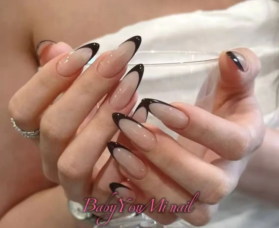 ネイル オーロラネイル フラワーネイル フットネイル フレンチネイル ジェルネイル ハンドネイル BabyYouMi nailのネイルデザイン