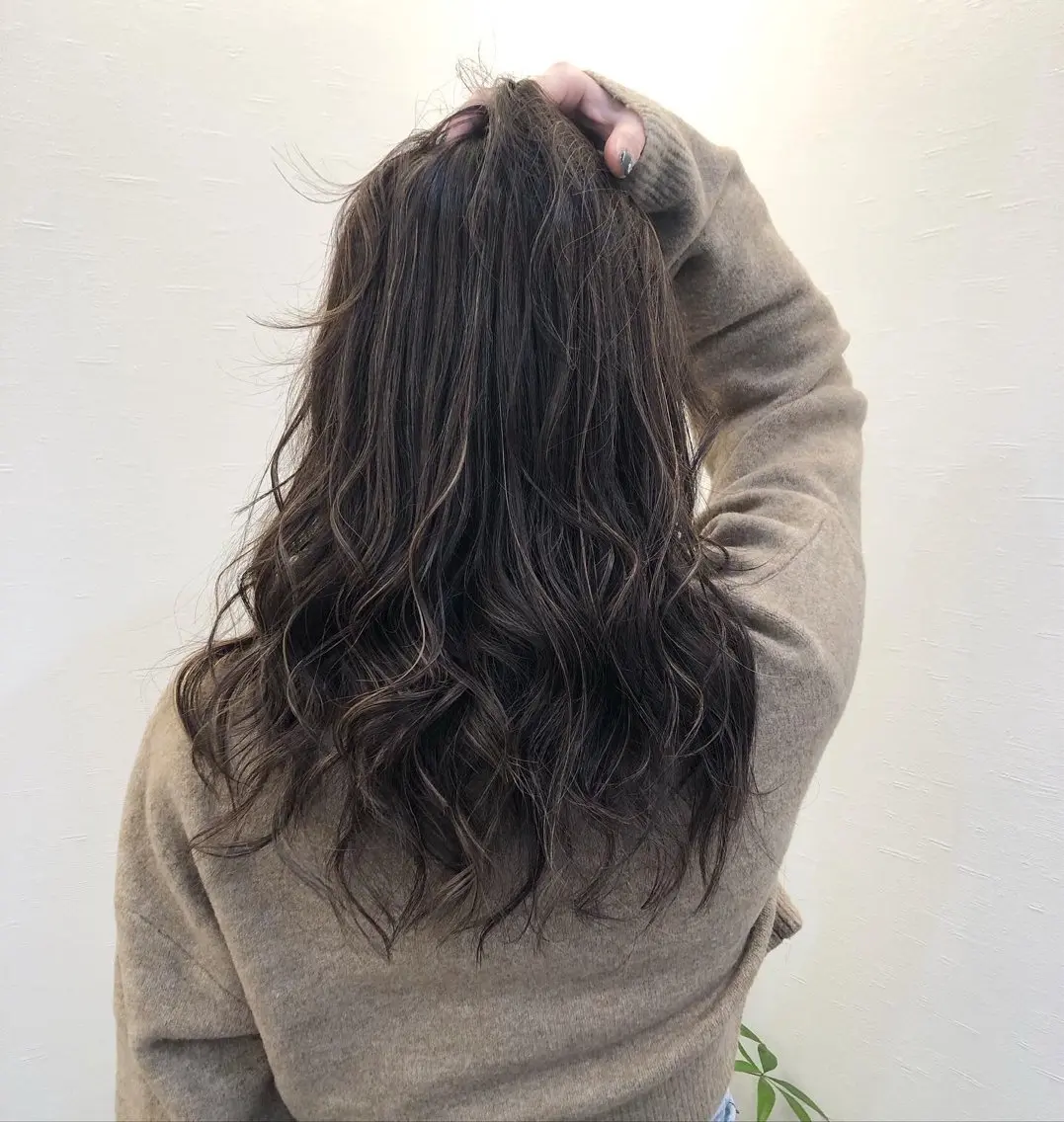 カラー ツノガイ エリのヘアスタイル