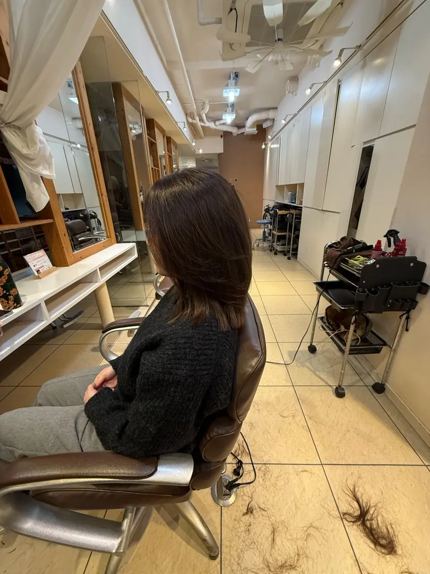 ミディアム レイヤーカット 青山 光のヘアスタイル