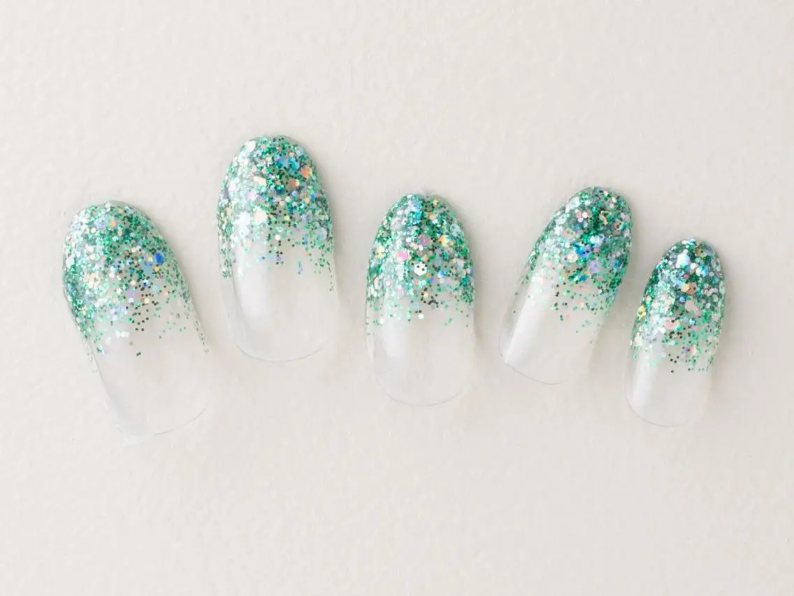 ネイル ラメ(グリッター) ラメグラデーション TiaryNail まほのネイルデザイン