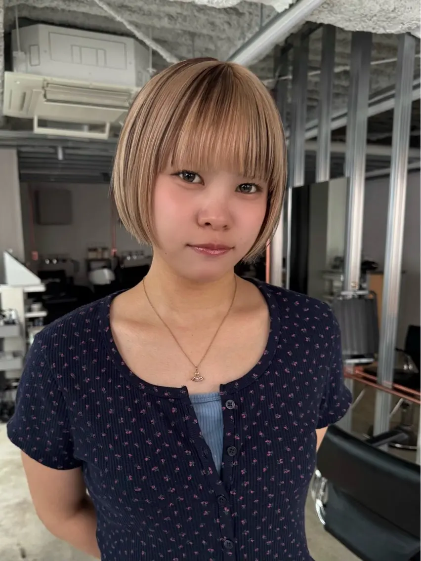 ショート カラー カット ヘアカラー ブロンド/ミックスカ ラー三毛猫kaitoのヘアスタイル