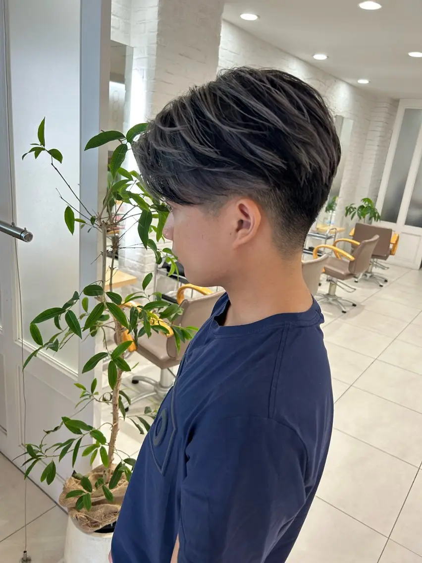 ショート カラー メンズ メンズブリーチ センターパート メンズハイライト ブリーチ ハイライトカラー カット ヘアカラー ハイトーン/メンズ 水野翔太のヘアスタイル
