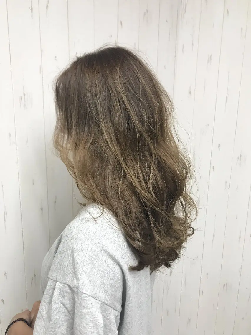 ロング AN'TIA小作 noiのヘアスタイル