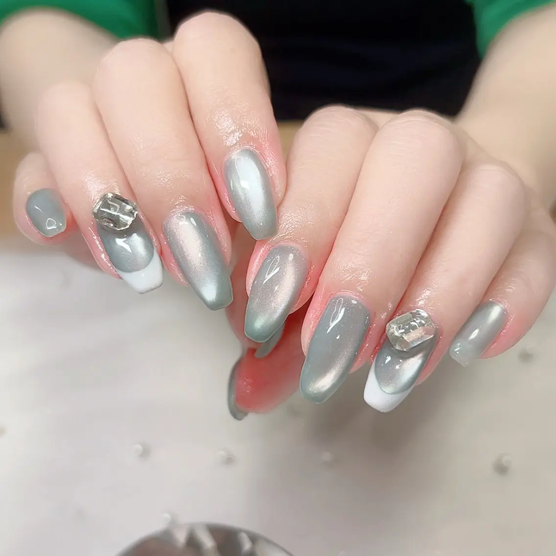 ネイル フレンチネイル ガラスフレンチ マグネットネイル ミラーネイル ハンドネイル Cute Tips nailのネイルデザイン