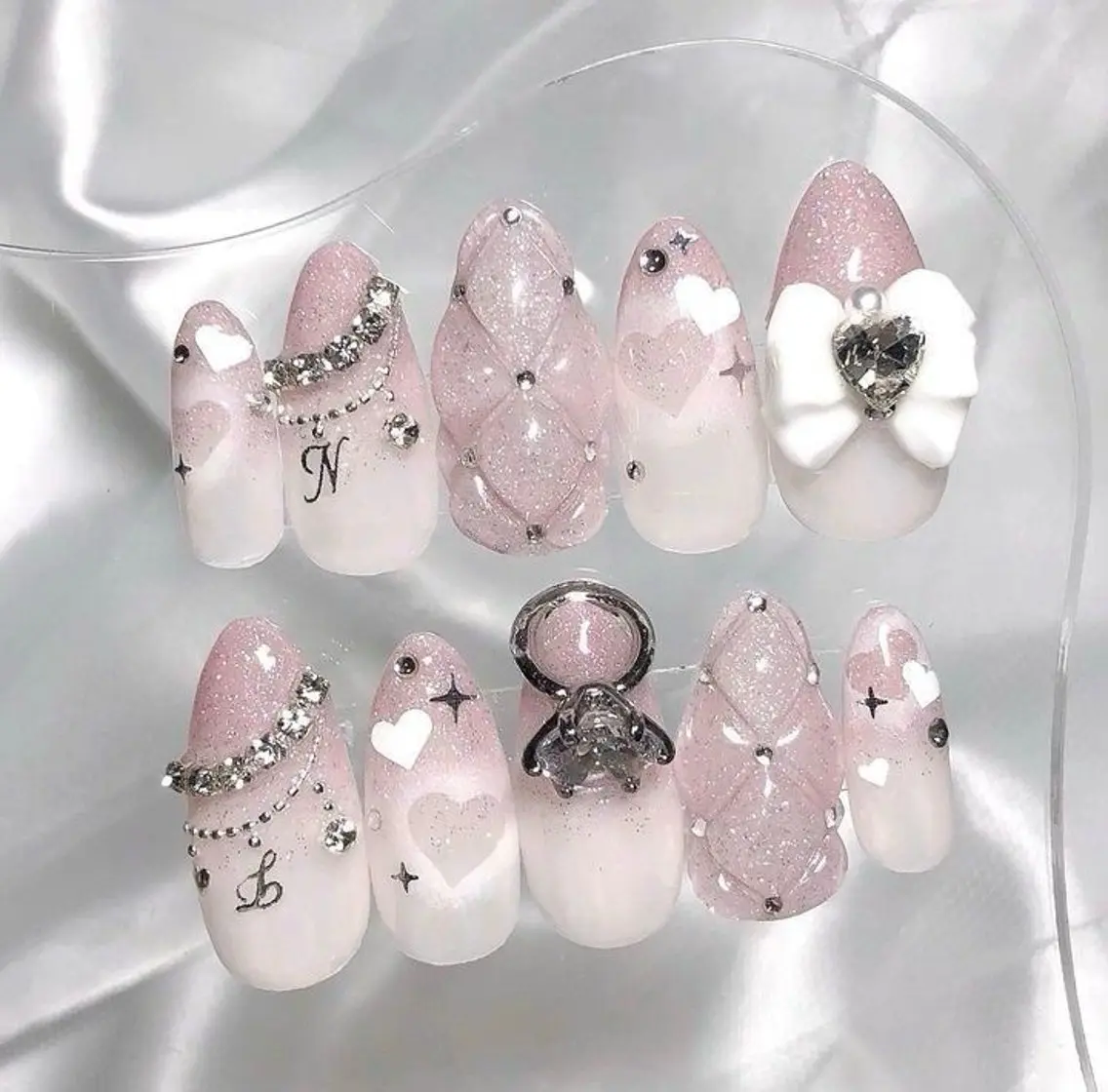 ネイル 長さ出し フレンチネイル グラデーション 卒業式 マグネットネイル ハンドネイル MIHANA NAILのネイルデザイン