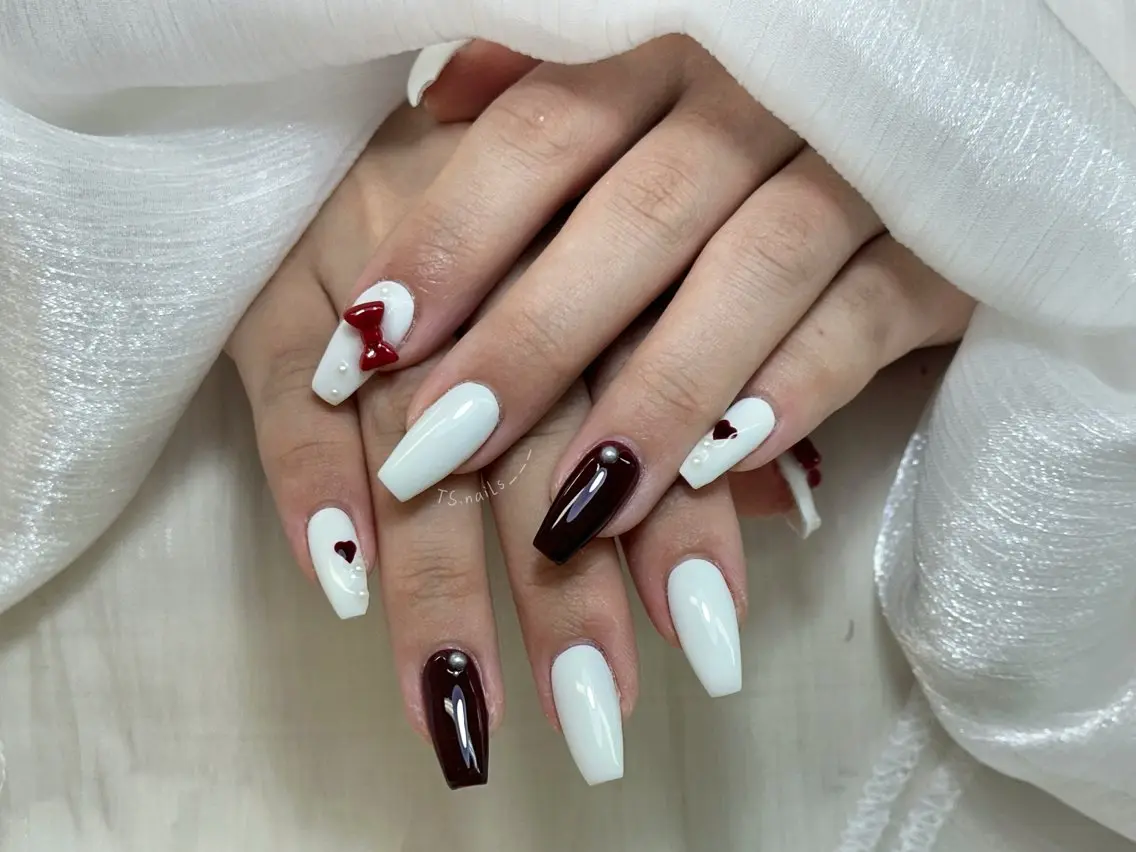 ネイル キラキラネイル マグネットネイル 持ち込み シンプルネイル ハンドネイル フットネイル ハンドケア TS. nails___のネイルデザイン