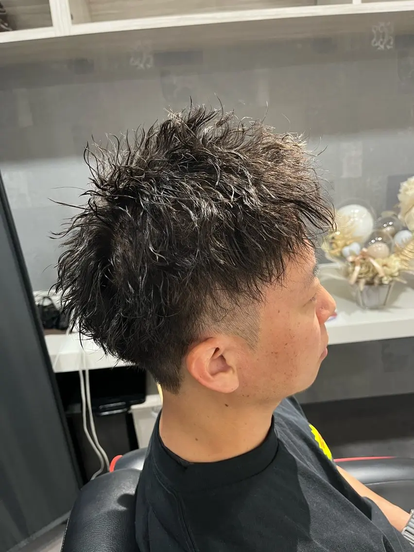 メンズ Kasumiso ヘアとまつげと眉毛のヘアスタイル