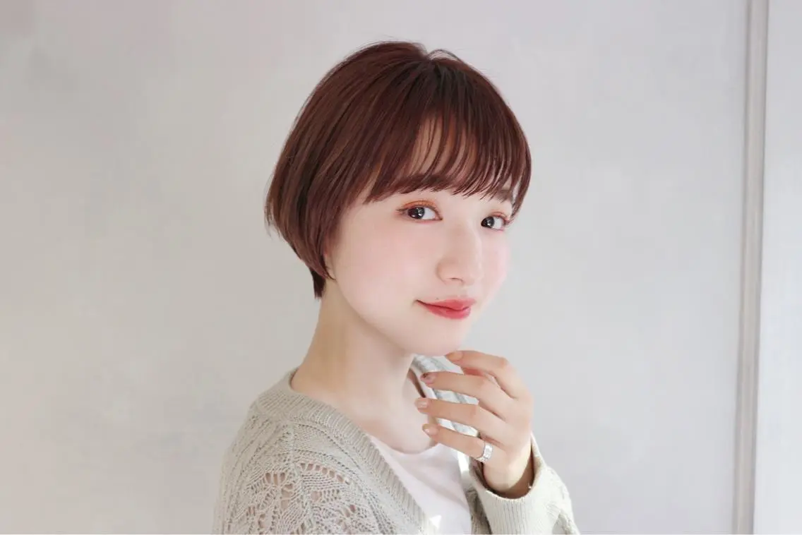ショート カラー ショートボブ 丸みショート ベージュカラー グレージュ ボブ 徳本 駿太のヘアスタイル