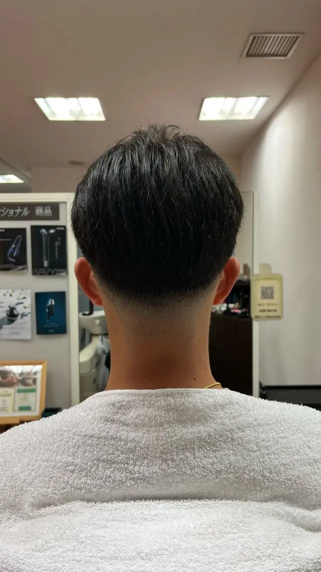 ショート メンズ フェードカット 中野 あおいのヘアスタイル
