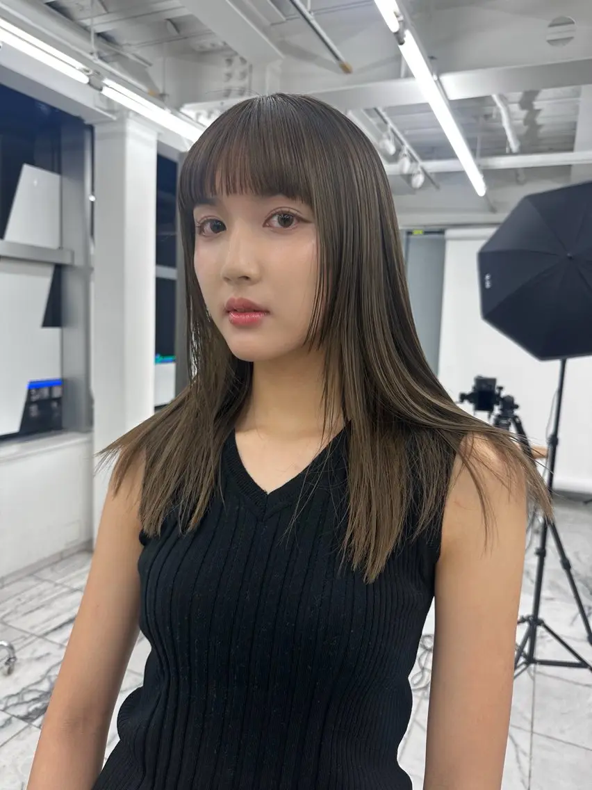 セミロング カラー ベージュカラー 透明感カラー イルミナカラー オリーブベージュ よしだ りんのヘアスタイル