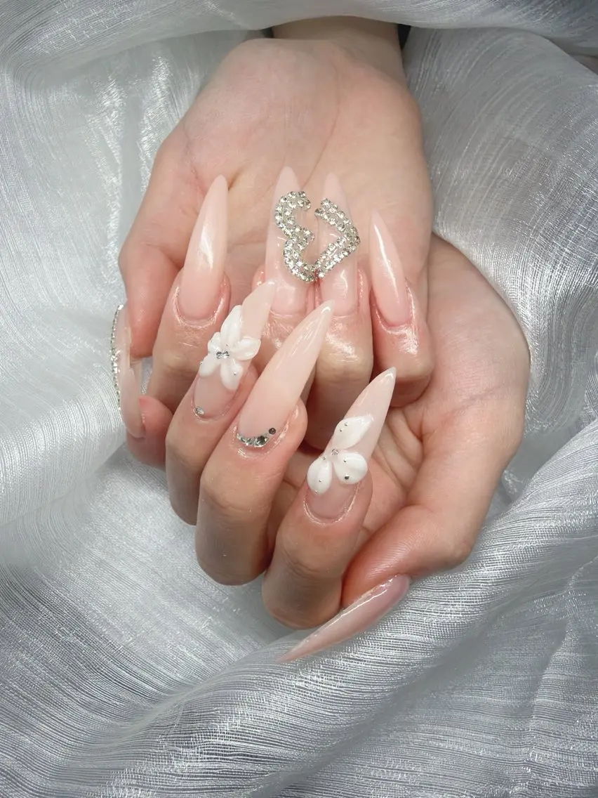 ネイル ハンドネイル Lee Nailsのネイルデザイン