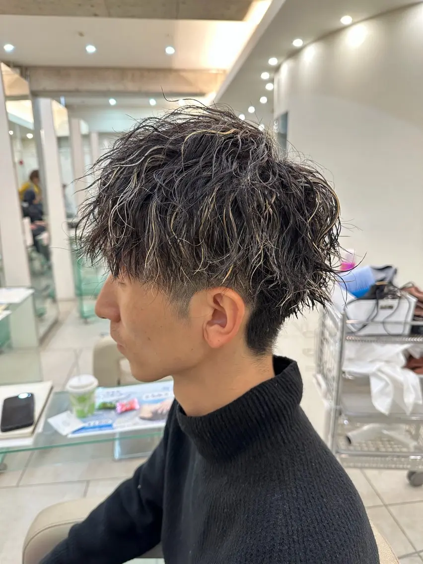 メンズ カット 海希/ブリーチ透明カ ラー/レイヤーカットのヘアスタイル
