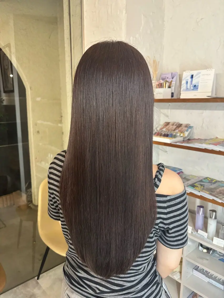 ロング カット ヘアカラー トリートメント rin : modaのヘアスタイル