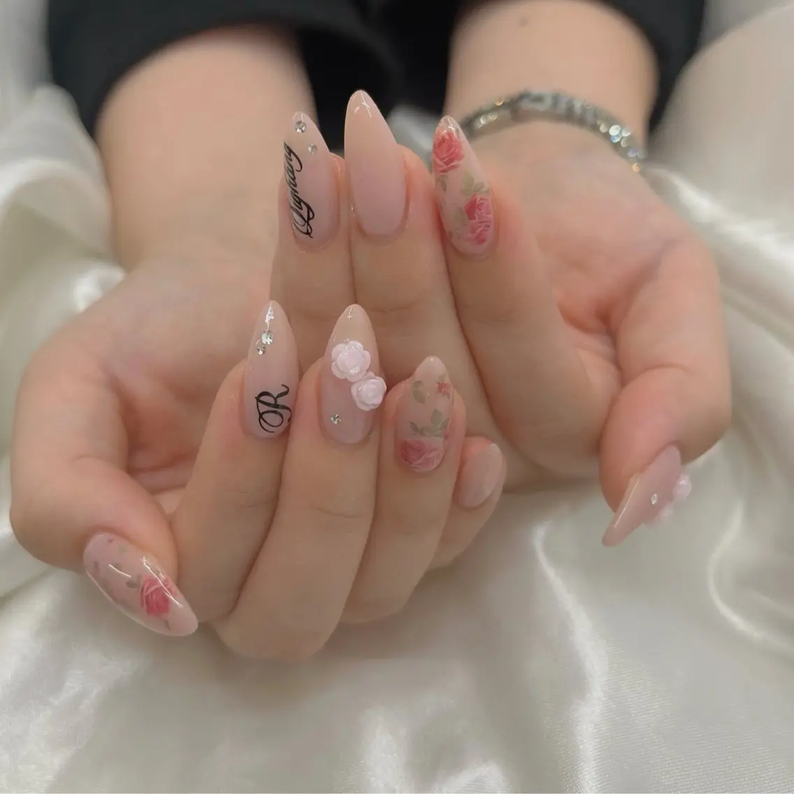 ネイル ハンドネイル 【LILY】 ainaのネイルデザイン