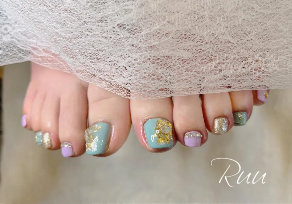 ネイル アートネイル フットネイル フレンチネイル キラキラネイル 韓国ネイル フットネイル Nail salon Ruuのネイルデザイン