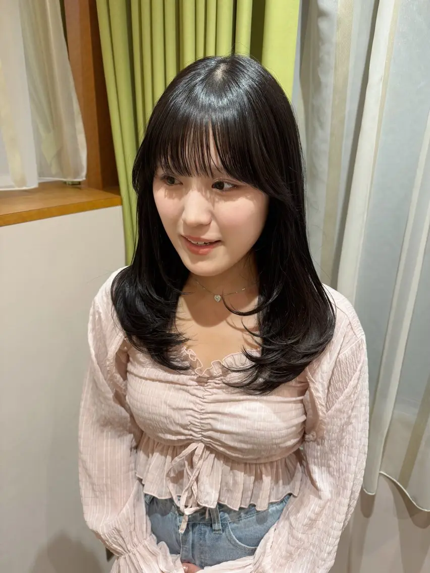 セミロング ワンホンヘア haruna🐈🎀 / Lita 4Fのヘアスタイル