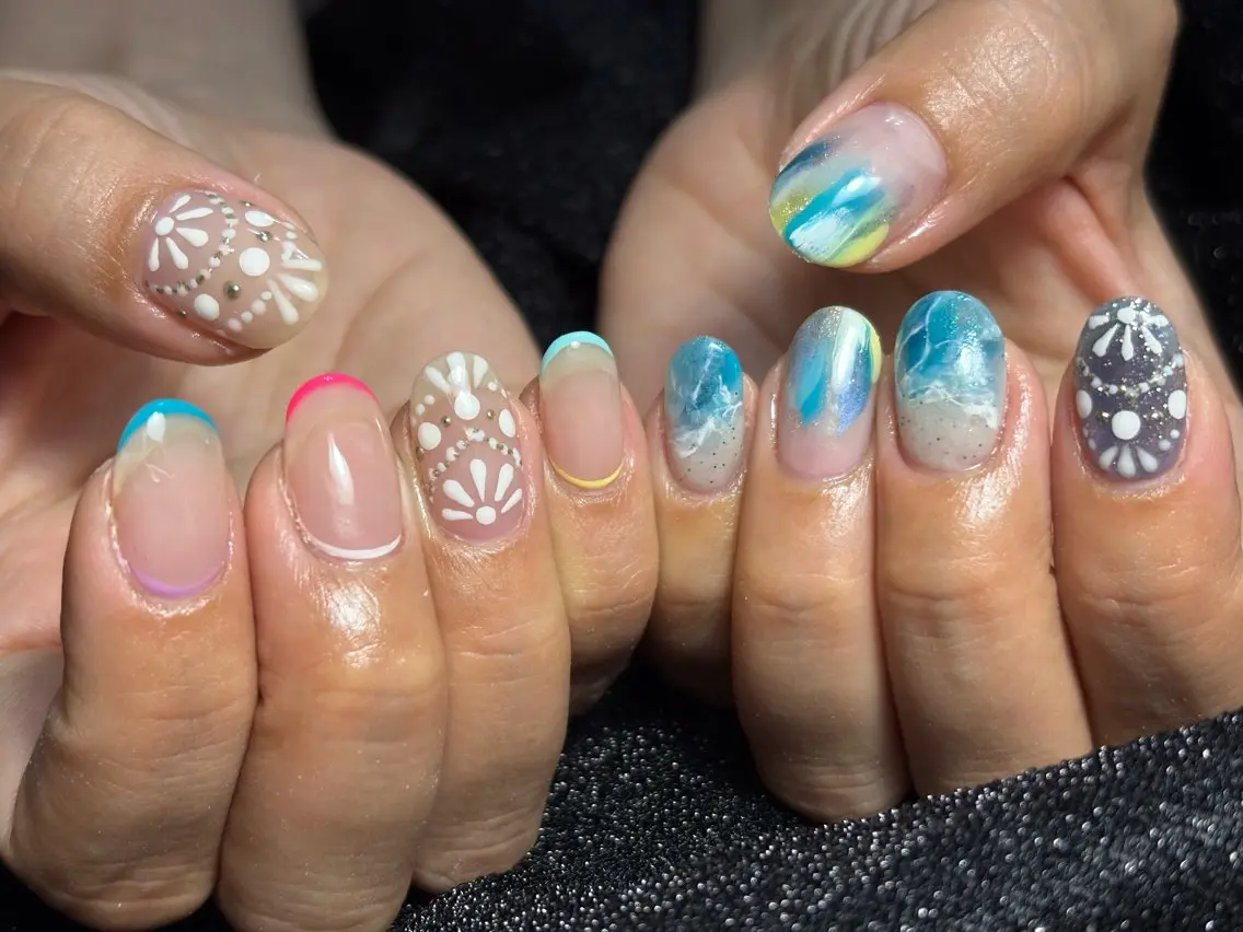 ネイル ハンドネイル フットネイル ✴︎ Delightのネイルデザイン