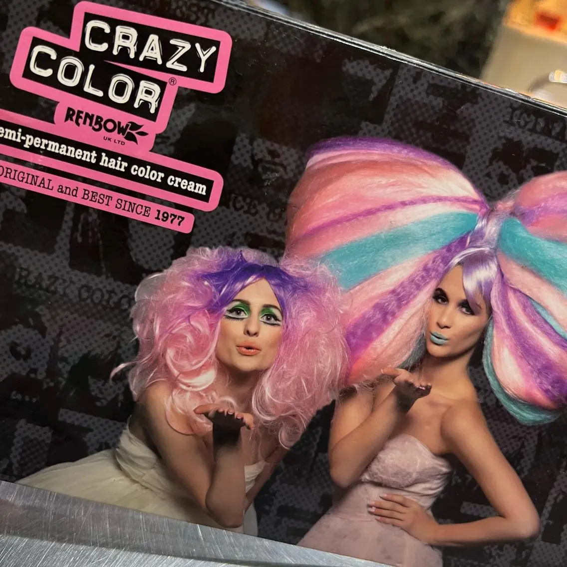 カラー KOYA コヤのヘアスタイル