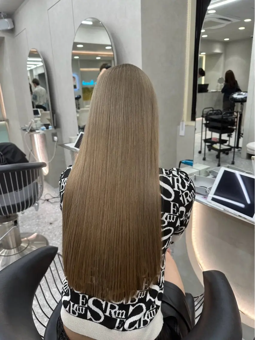 ロング カラー MOMOHA/ 🍑レイヤーカットのヘアスタイル