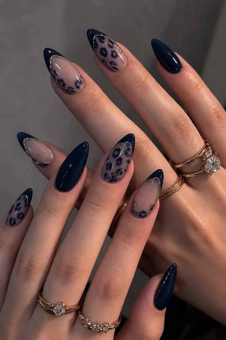 ネイル アニマル柄 フレンチネイル ネイビー ハンドネイル N2nail Namba2のネイルデザイン