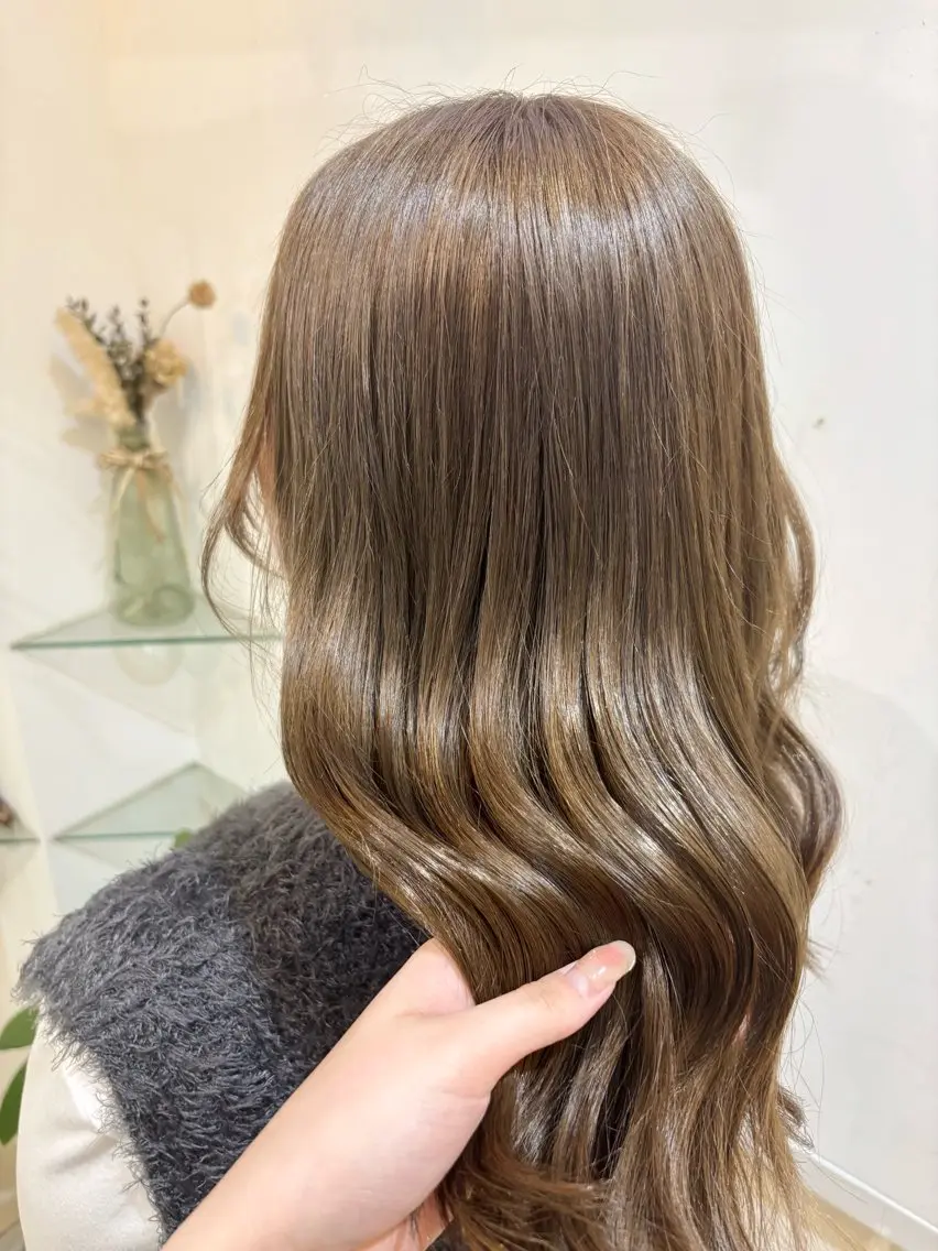 🩵ブリーチ込み🫧全頭ブリーチカラー【Aujuaトリートメント付き】💫リタッチ、全頭など💫ダブルカラー🩵の写真
