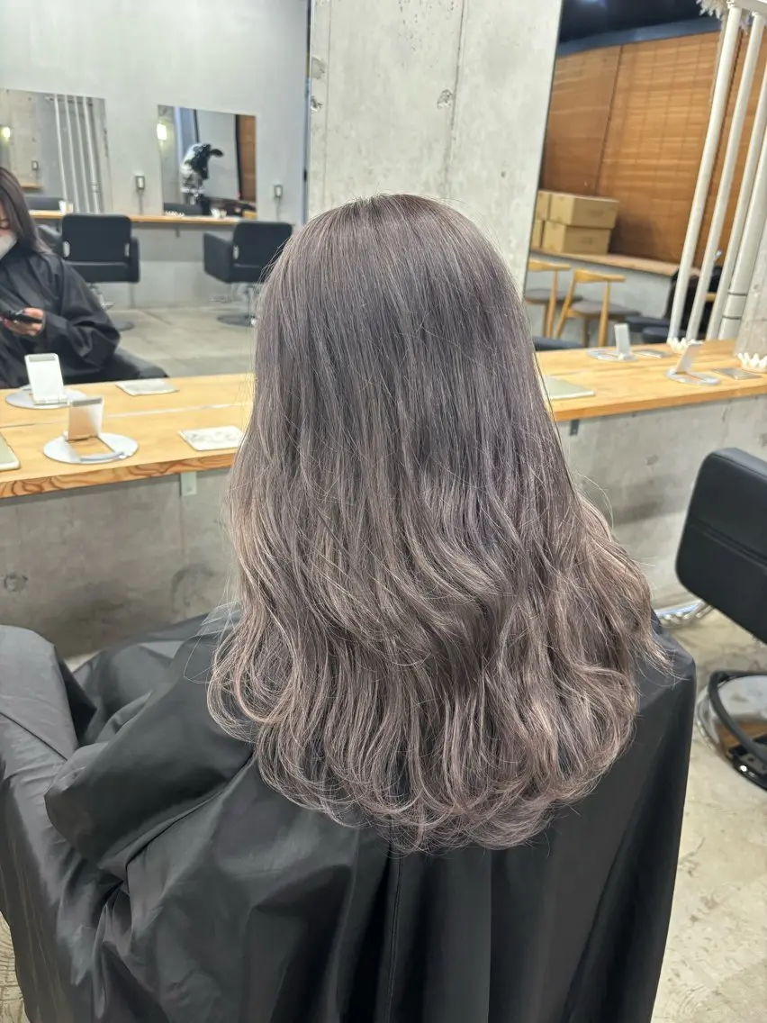 セミロング カラー mono / Manatoのヘアスタイル
