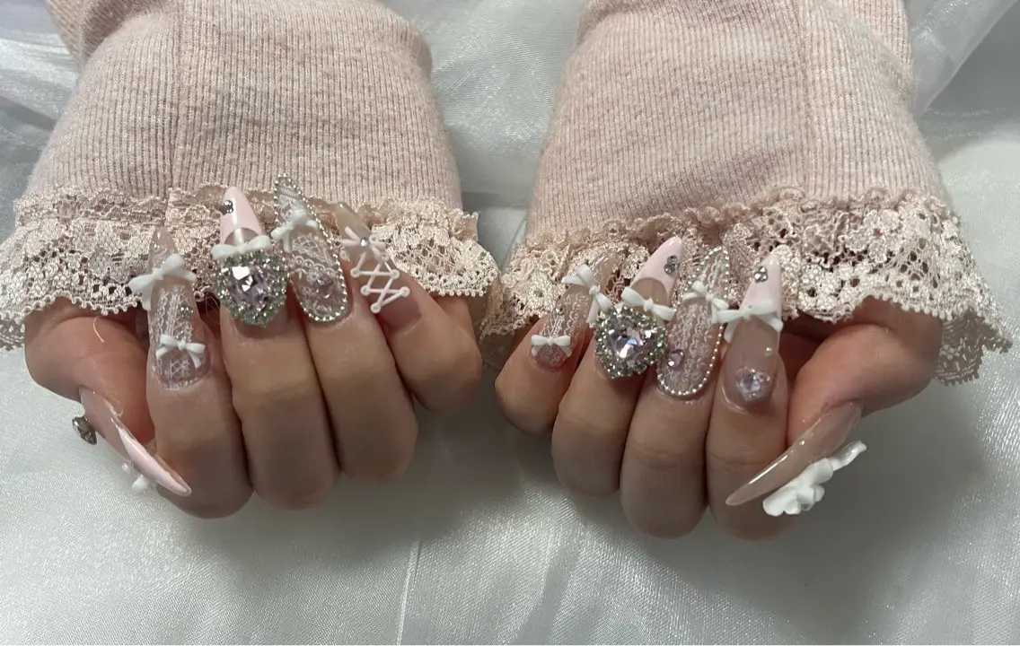 ネイル オーロラネイル クリアネイル 成人式 フラッシュネイル ジェルネイル ハンドネイル Amee Nail Salonのネイルデザイン