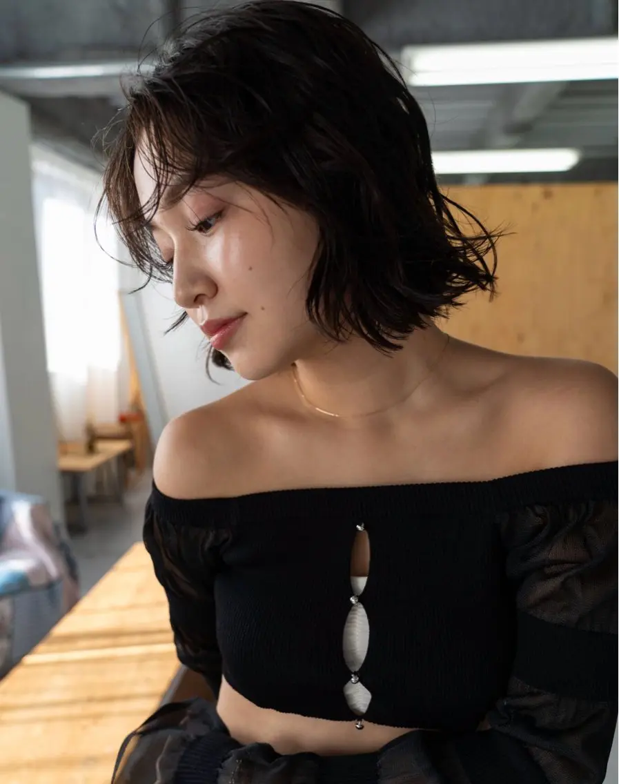 ミディアム 影山 実秋のヘアスタイル