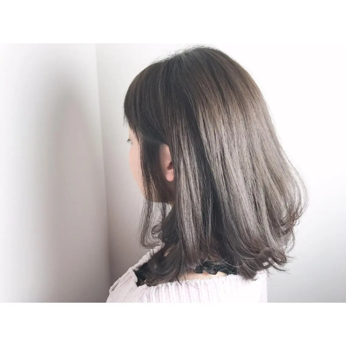 ミディアム カラー ブルーカラー ブルージュ ショート/レイヤー なら石井知希のヘアスタイル