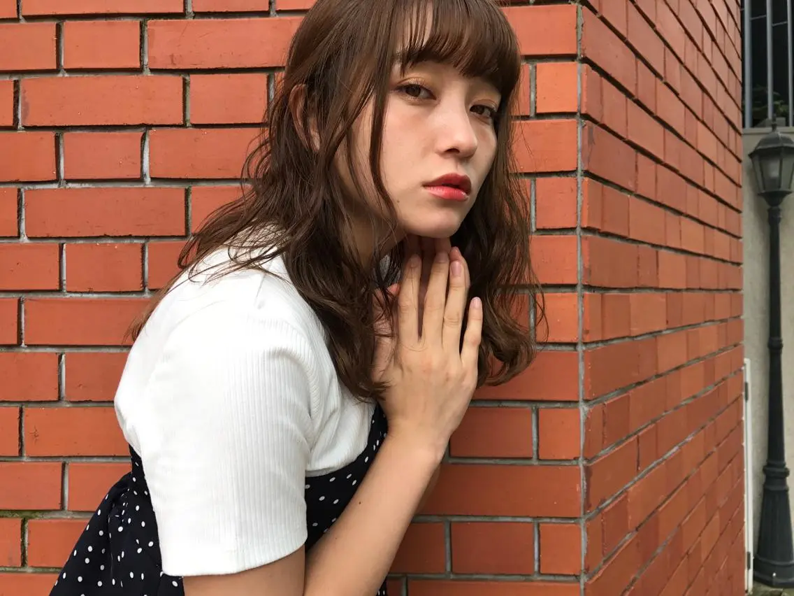 セミロング カラー パーマ moanin モーニンのヘアスタイル