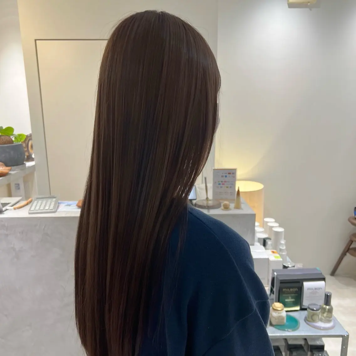 ロング カラー 透明感カラー グレージュ ラベンダーカラー ラベンダーグレージュ ラベンダーグレー 周東 芽依のヘアスタイル