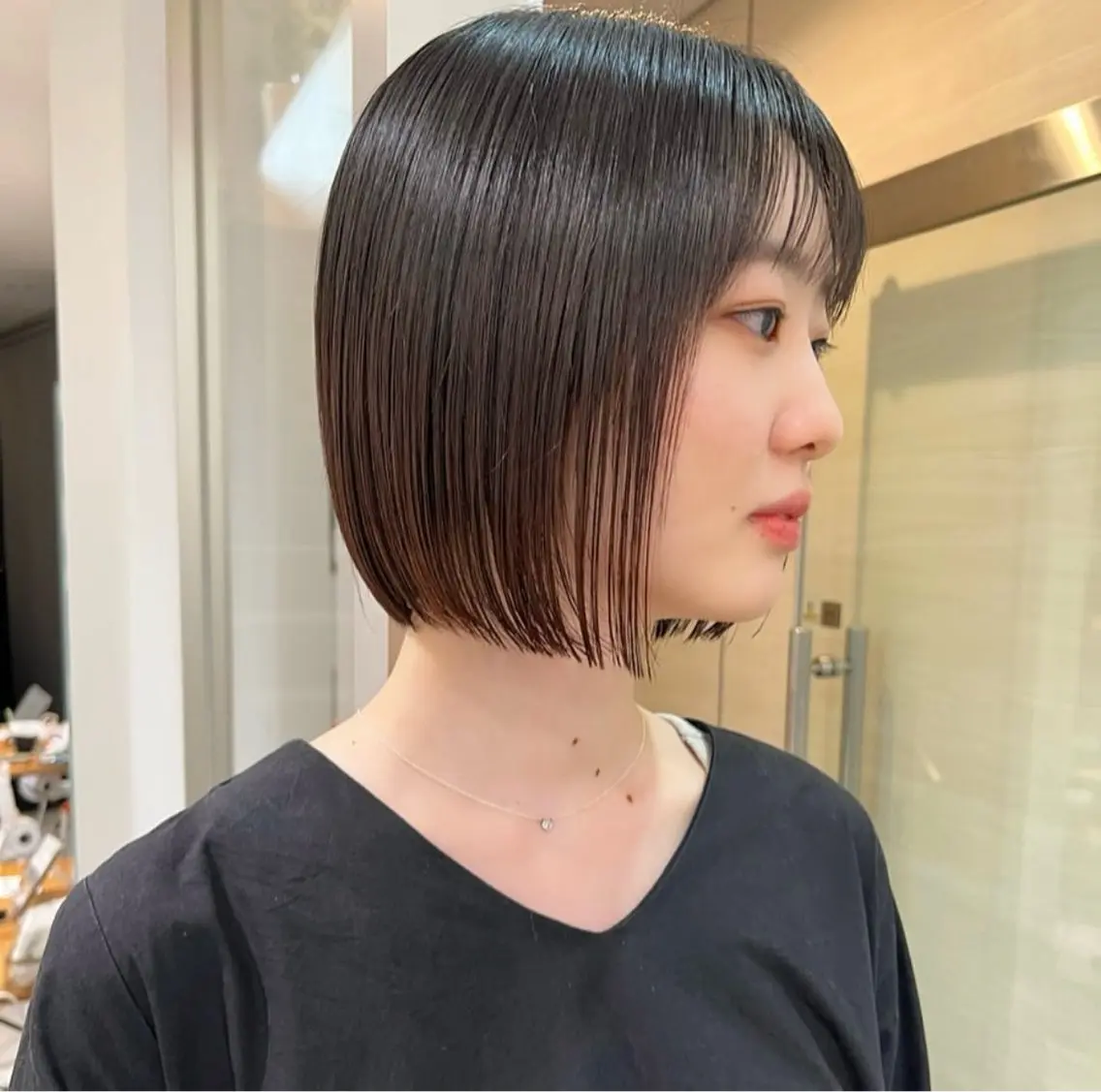 ショート 梅田🫧顔周りレイヤ ー透明感カラー/未来のヘアスタイル