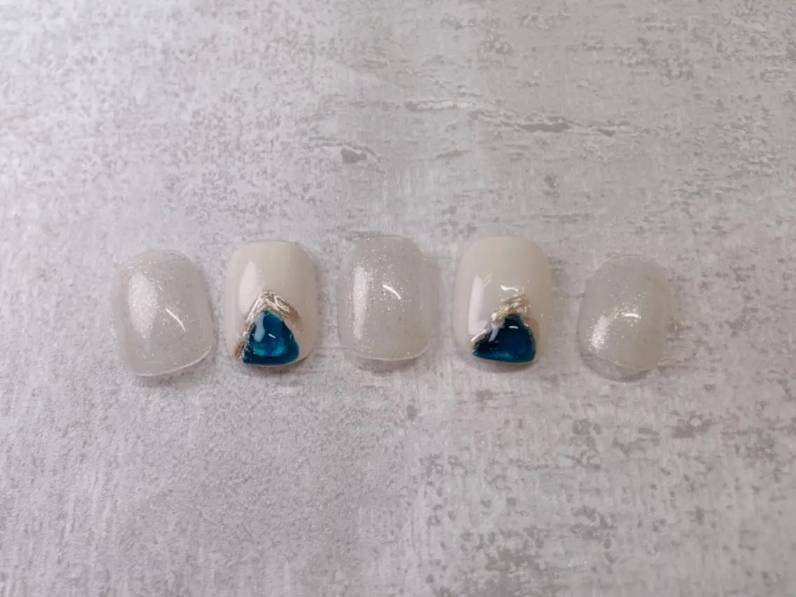 ネイル シンプルネイル lucky nail 歌舞伎町のネイルデザイン
