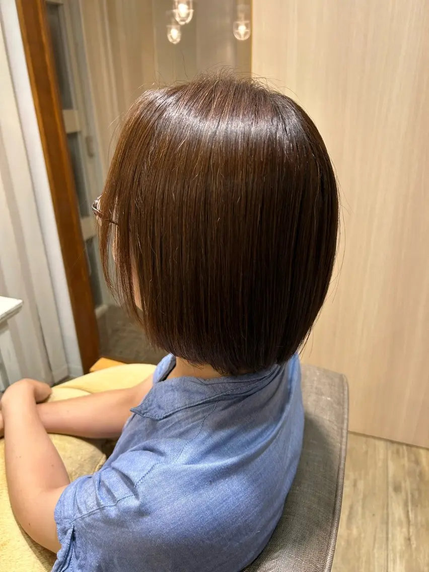 ミディアム 冨田 果歩のヘアスタイル